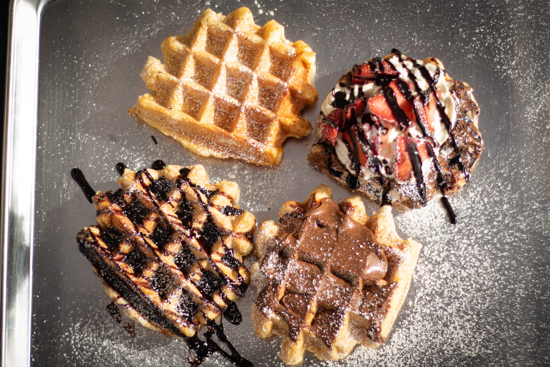 Comparing breakfast catering and traditional catering options